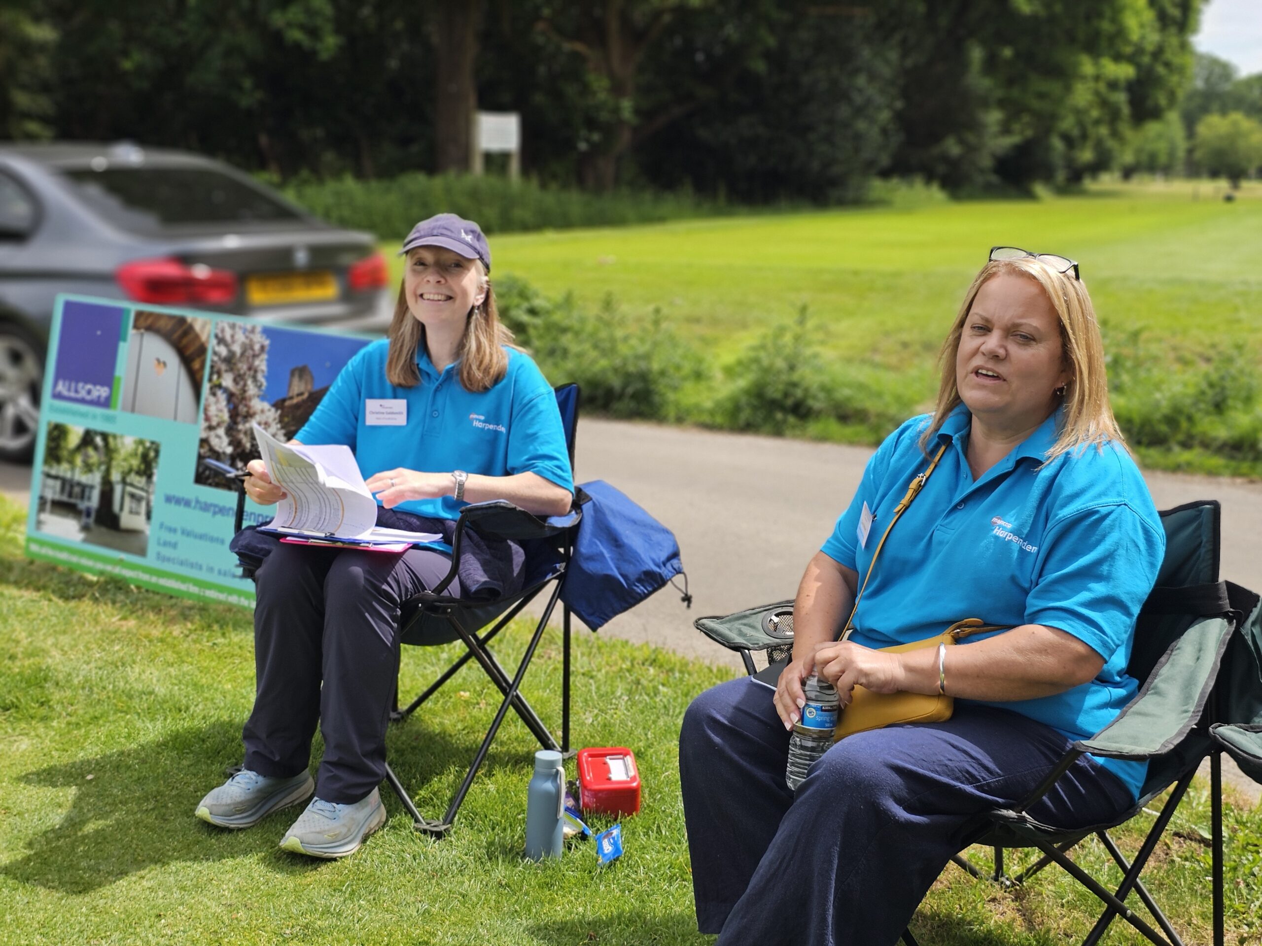 18th Hole Challenge - Chrissie and Clare manning sign-ups